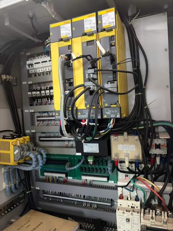 日本池贝t26硬轨机齿轮头 适合重切削。