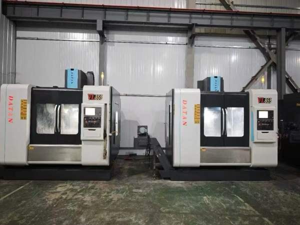 出售同款两台杭州大天855加工中心、发那克MFPlus系统.