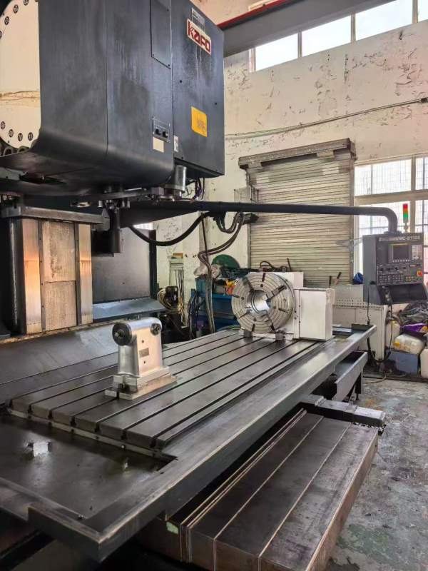 台湾原装高峰VMC-21100加工中心主轴齿轮箱，24把刀库.