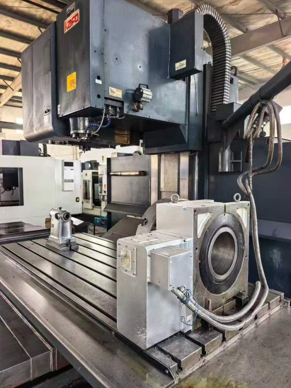 台湾原装高峰VMC-21100加工中心主轴齿轮箱，24把刀库.