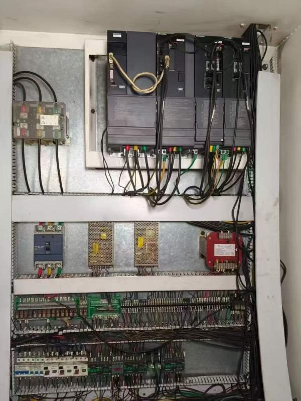 2017年，捷甬达1690数控铣1台，三凌系统， Bt50主轴，.