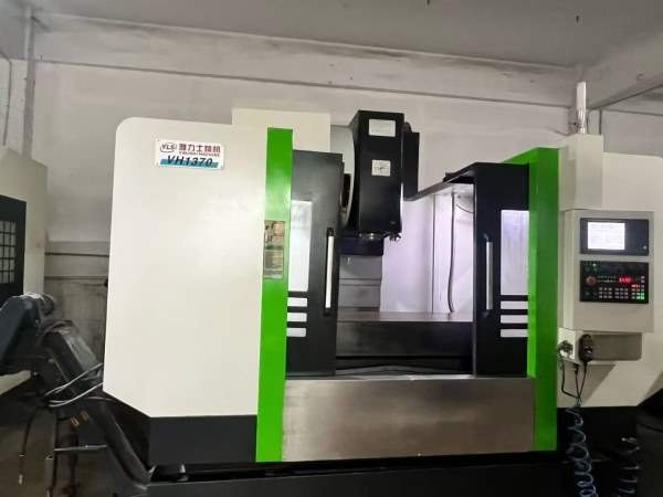 刚到一台重型雅力士1370加工中心，发那科PLUS系统，台.