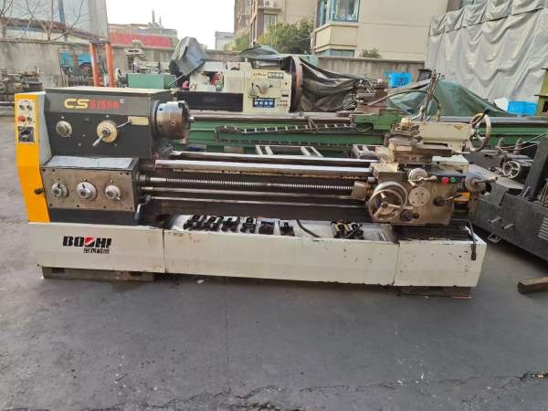 刚刚到货:宝机CS6150B1.5米车床，孔径82mm价格不高