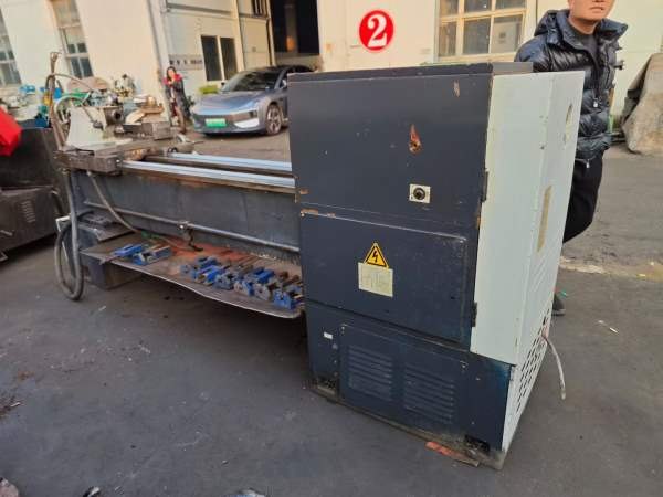 刚刚到货:宝机CS6150B1.5米车床，孔径82mm价格不高