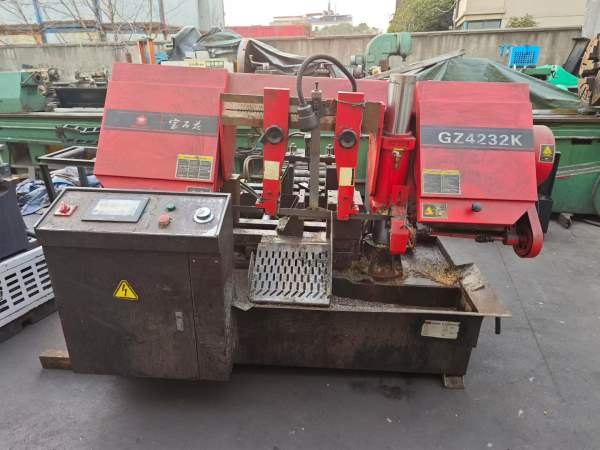 刚刚到货:精品宝石花4232数控锯床低价出售