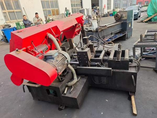 刚刚到货:精品宝石花4232数控锯床低价出售