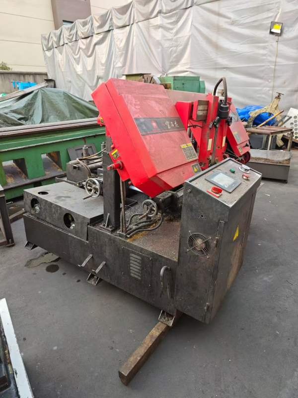 刚刚到货:精品宝石花4232数控锯床低价出售