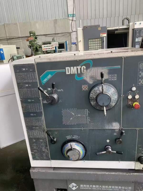 刚刚到货新款大连61803米车床，精品，感兴趣老板抓紧.