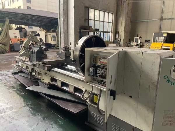 刚刚到货新款大连61803米车床，精品，感兴趣老板抓紧.