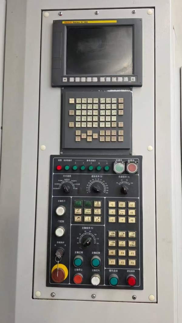 纽威1米单工位卧加。型号HM1006H单工位卧加，发那科系.