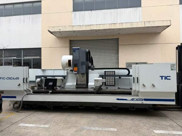 已售1台同款还有3台普拉迪pyc4500带320谭兴四轴。铸件.