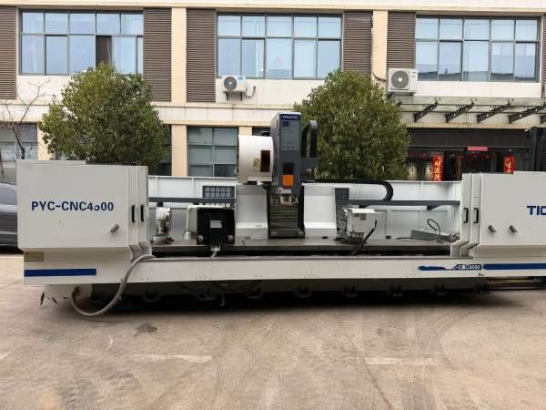 已售1台同款还有3台普拉迪pyc4500带320谭兴四轴。铸件.