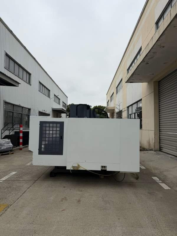 已售1台同款还有3台普拉迪pyc4500带320谭兴四轴。铸件.