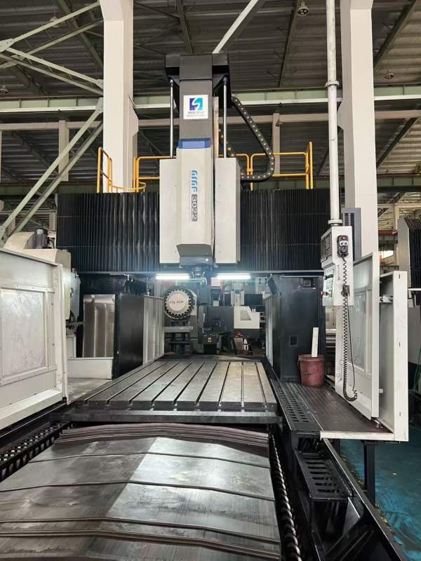 南通国盛3022龙门加工中心，工作台3000/1800mm，门宽2.
