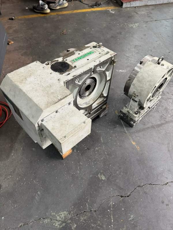 2022年谭兴320四轴，带圆盘尾座，发那科mf系统，油压.