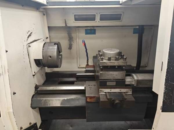 出售重庆二机2018年产，C2-6150X1000数控车，广数系统.