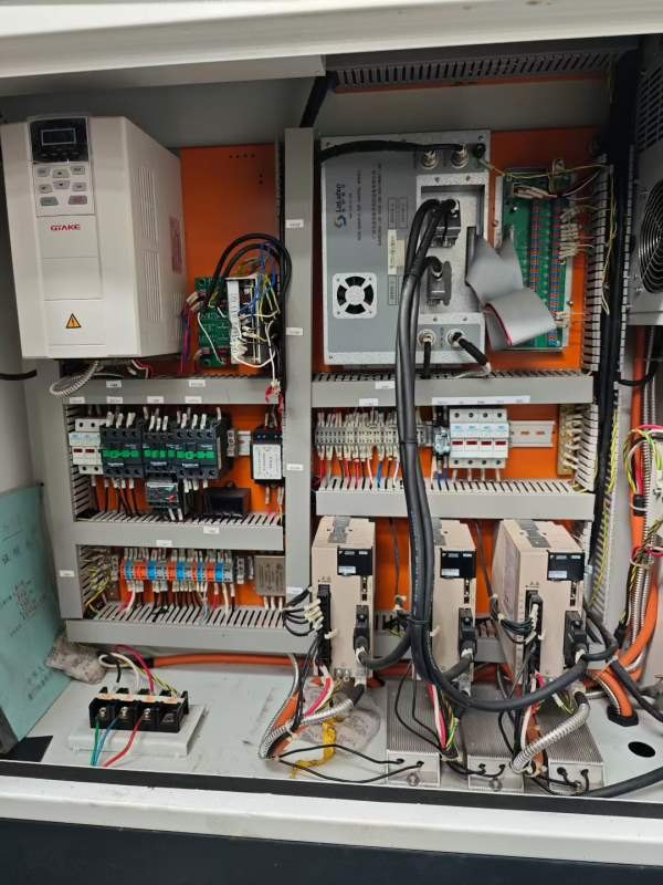 扬森 YS601A-H1雕铣机，工作台mm，三轴行程X600/Y500/.