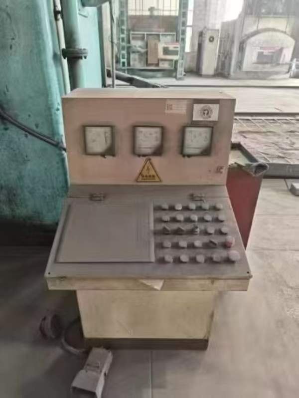 双盘摩擦8000吨。