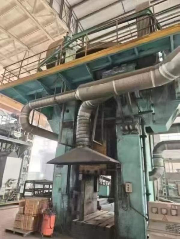 双盘摩擦8000吨。