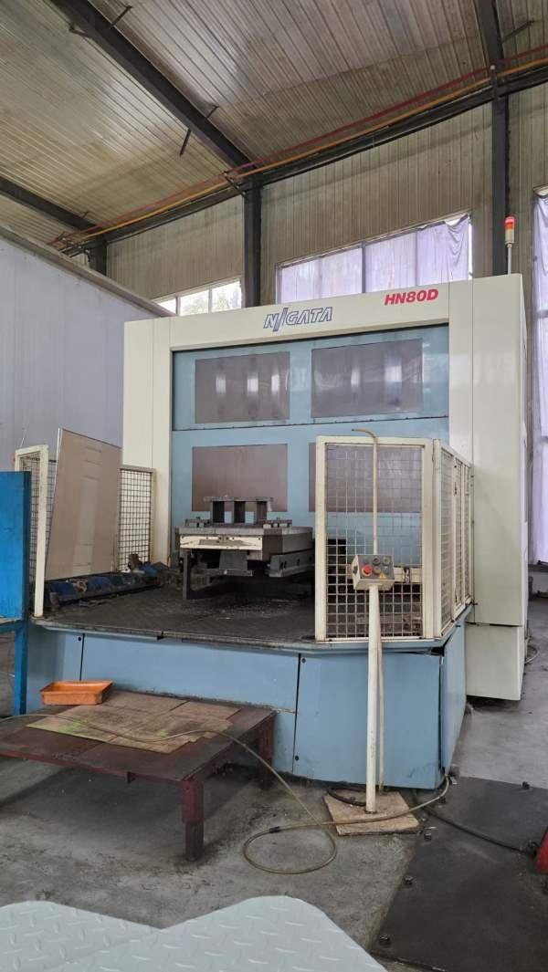 新泻800卧加，日本原装进口，双工位，双伺服刀库62把.