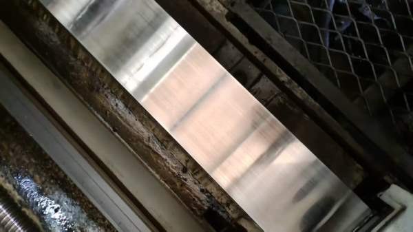 台湾大立630卧加，回转交换双工位，BT50齿轮头，三轴.