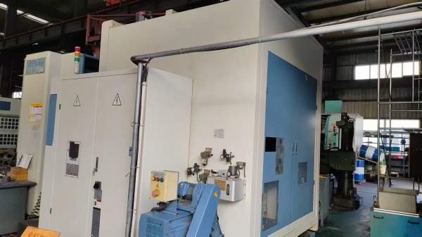 台湾大立630卧加，回转交换双工位，BT50齿轮头，三轴.