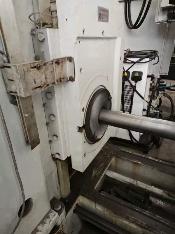 出售一台原装进口镗床，镗杆直径80，工作台1100x1400.