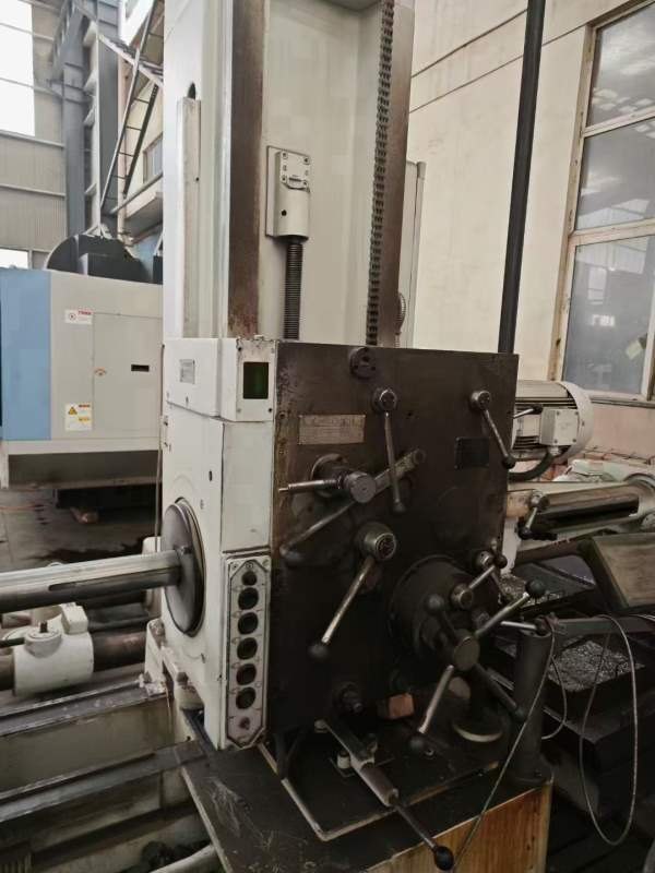 出售一台原装进口镗床，镗杆直径80，工作台1100x1400.