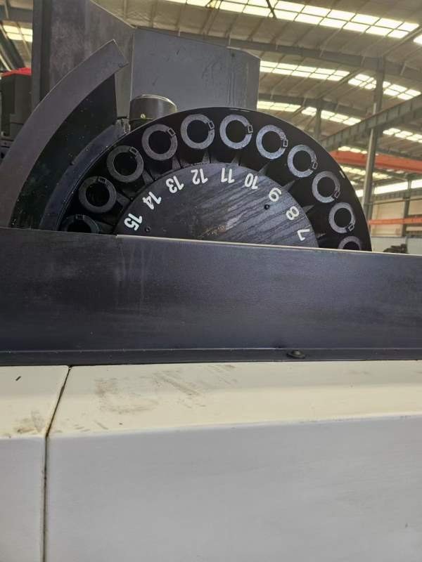 刚到货同款俩台精品斗山DNM415，三轴线轨，三轴行程76.