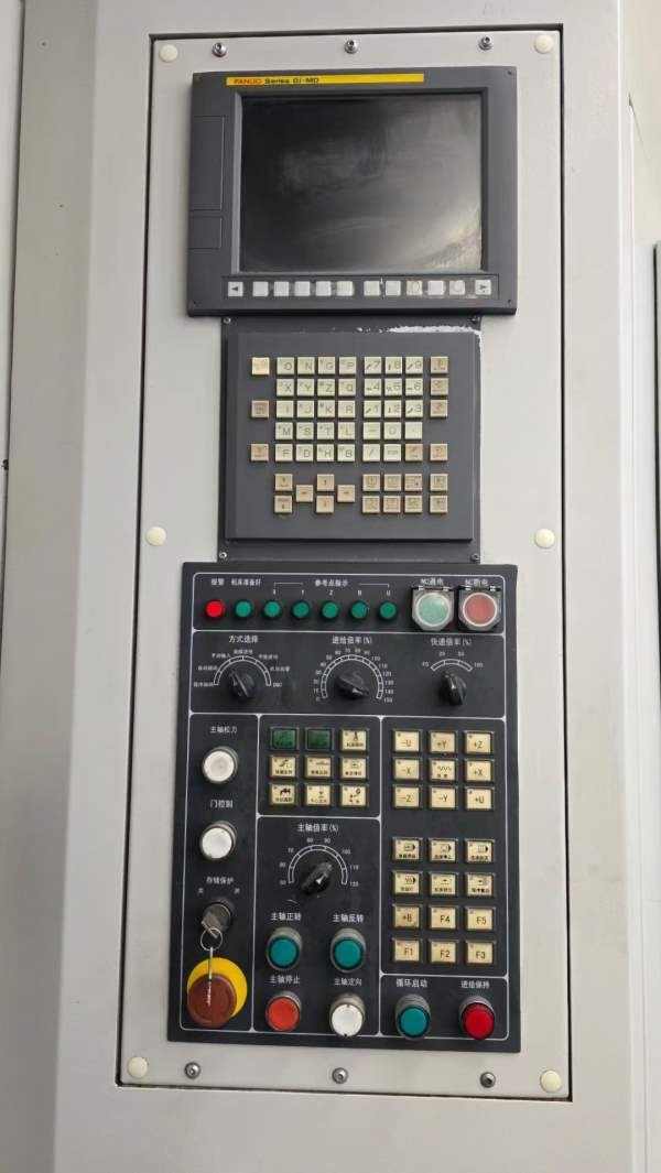 纽威1米单工位卧加。型号HM1006H单工位卧加，发那科系.