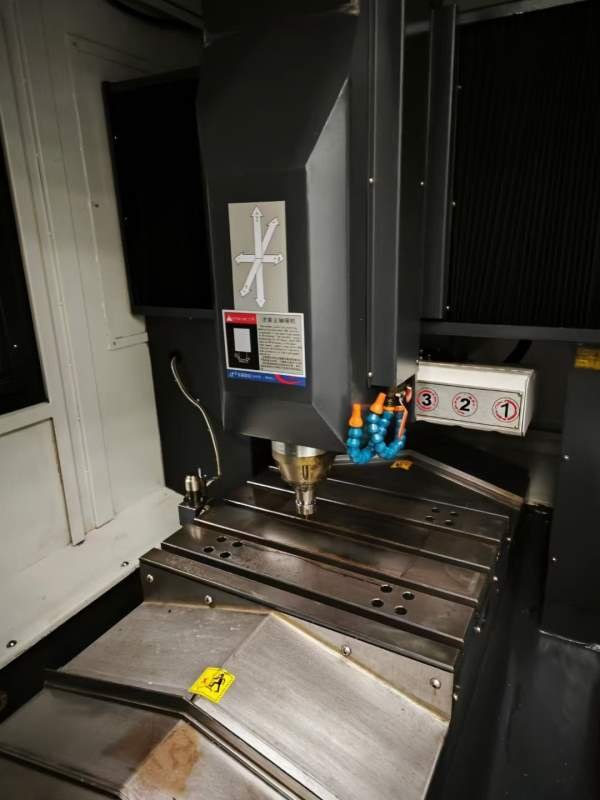 厦门扬森 YS601A-H1雕铣机，工作台mm，三轴行程X600/Y.