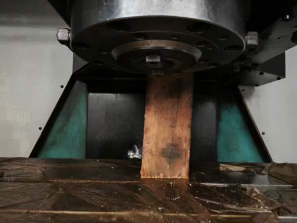 出售两台斗山515加工中心，30把刀库，行程1020/510/62.