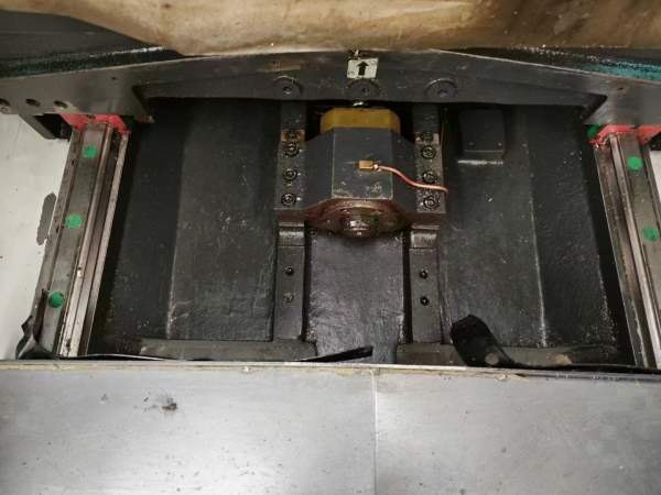 出售两台斗山515加工中心，30把刀库，行程1020/510/62.