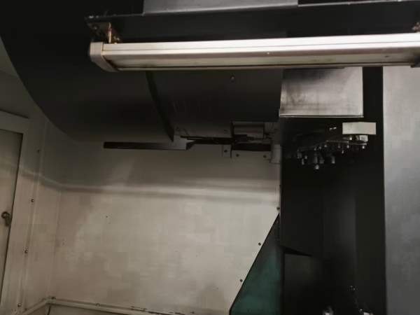 出售两台斗山515加工中心，30把刀库，行程1020/510/62.