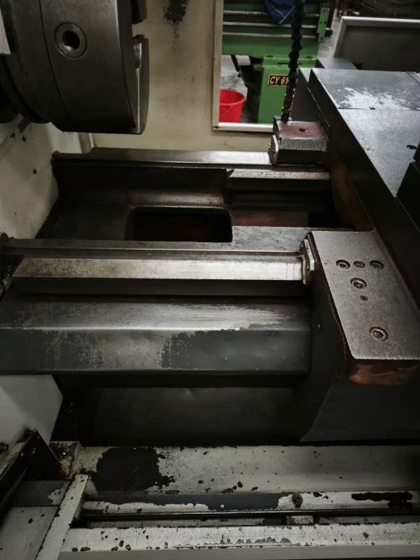 重庆二机6150数控车床，长度1米，广数980tdi系统，导.