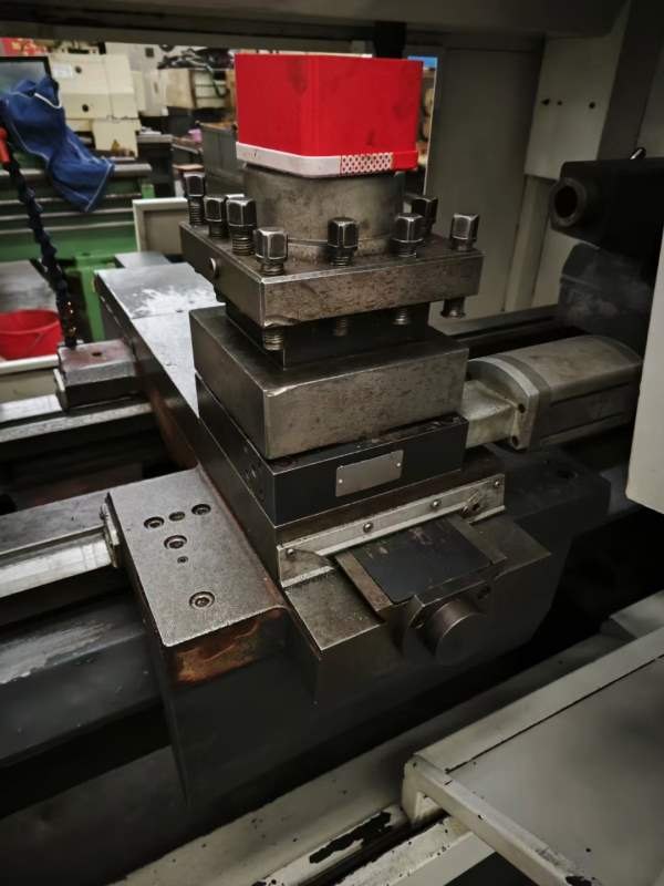 重庆二机6150数控车床，长度1米，广数980tdi系统，导.