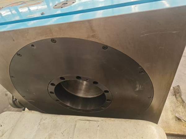 出售2016年烟台三立630数控转台一个，立卧两用，安装.