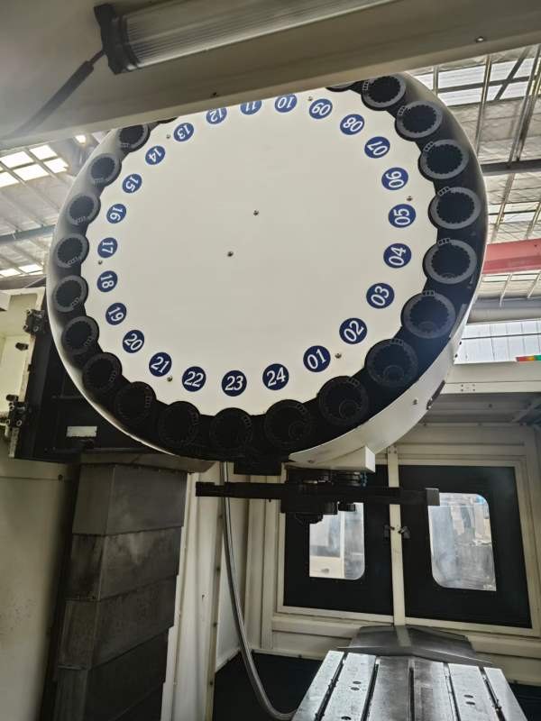 扬森1375加工中心，BT50主轴，两线一硬床身，发那科系.