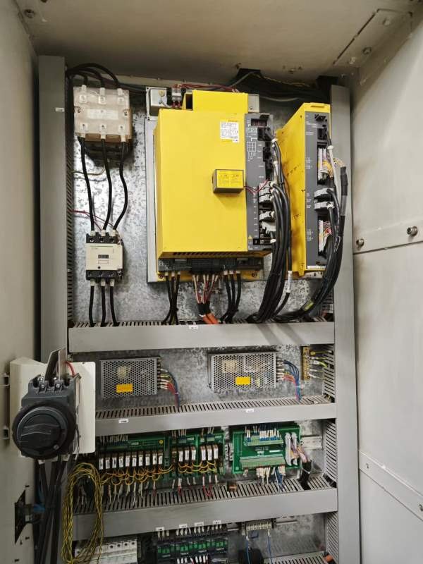 扬森1375加工中心，BT50主轴，两线一硬床身，发那科系.