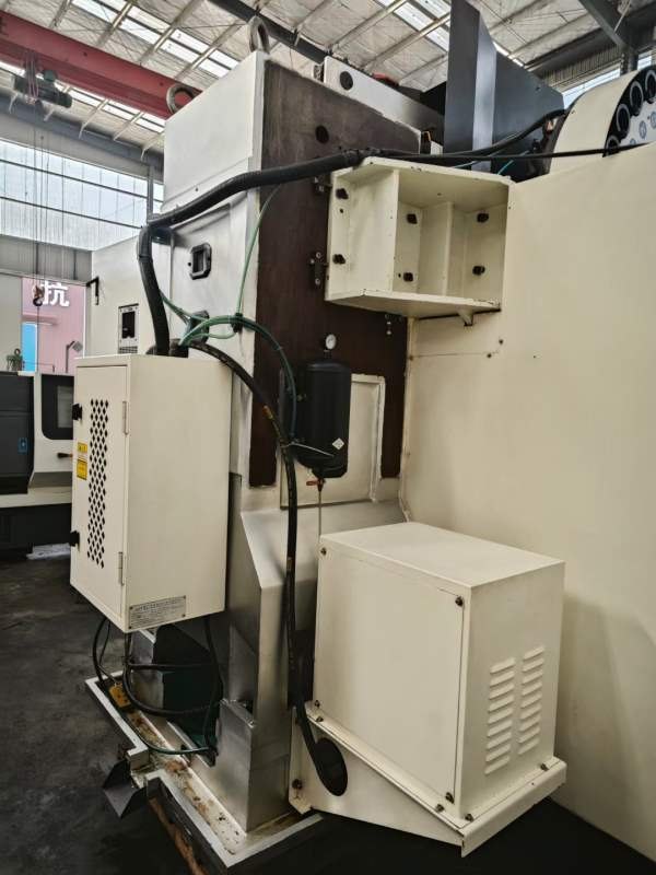 扬森1375加工中心，BT50主轴，两线一硬床身，发那科系.