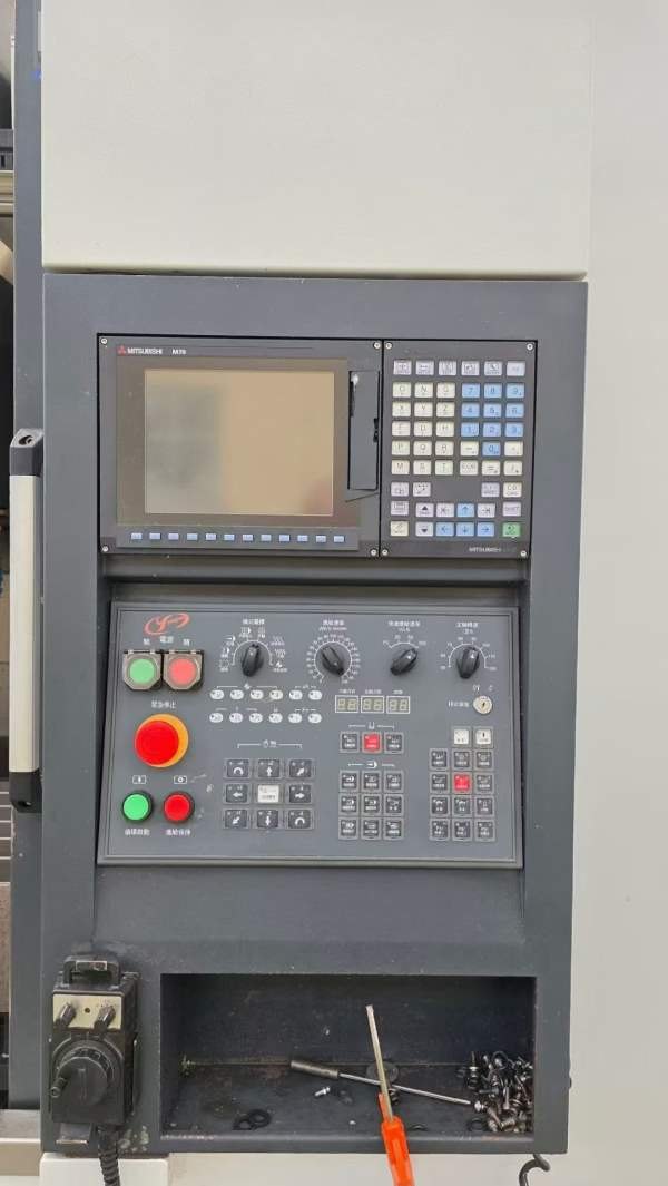 出售同款3台扬森YSV1160 立式加工中心三轴行程：00mm.