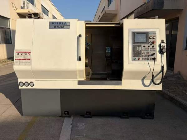 刚到一台江苏德尚kc-50数控斜轨车床，2023年出厂，三.