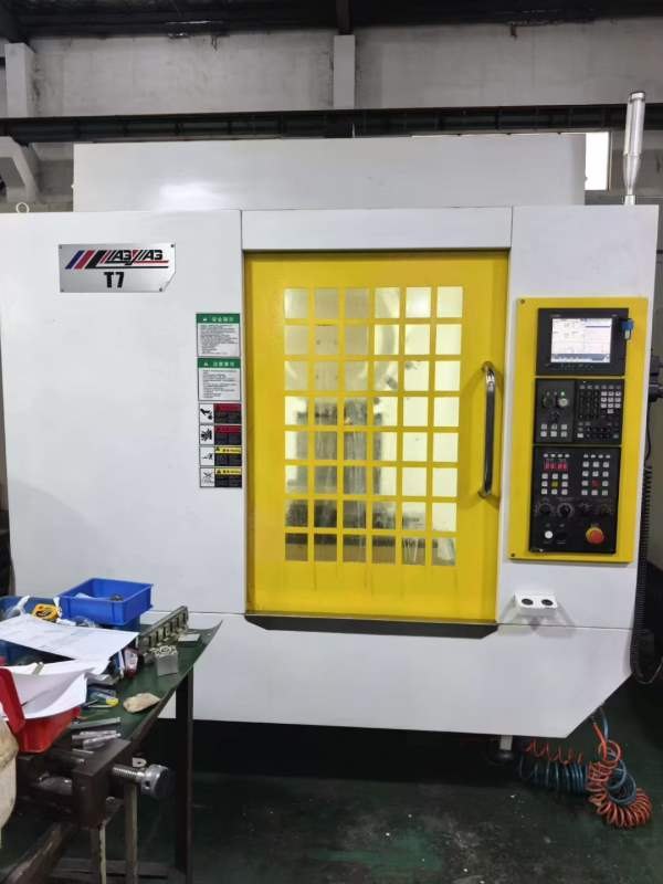 工厂在位良将巨玛2024年9.9成新T7钻攻中心一台，三菱8.