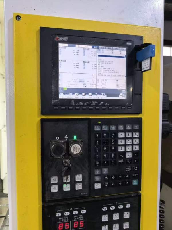 工厂在位良将巨玛2024年9.9成新T7钻攻中心一台，三菱8.