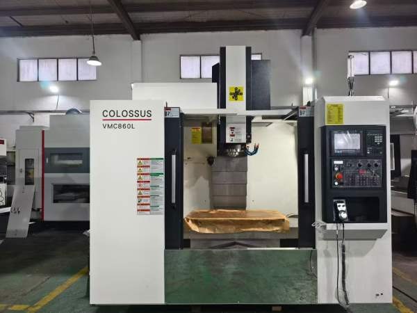 后两台全新小巨人855加工中心，三菱M80系统，B T40主.