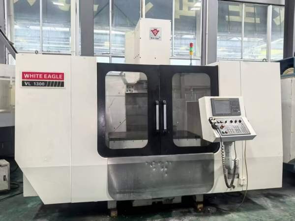 价格不贵1370数控铣床一台，三轴线轨，BT40主轴/8000.