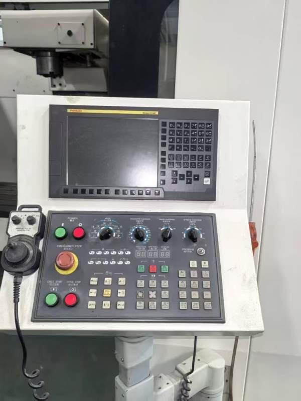 价格不贵1370数控铣床一台，三轴线轨，BT40主轴/8000.