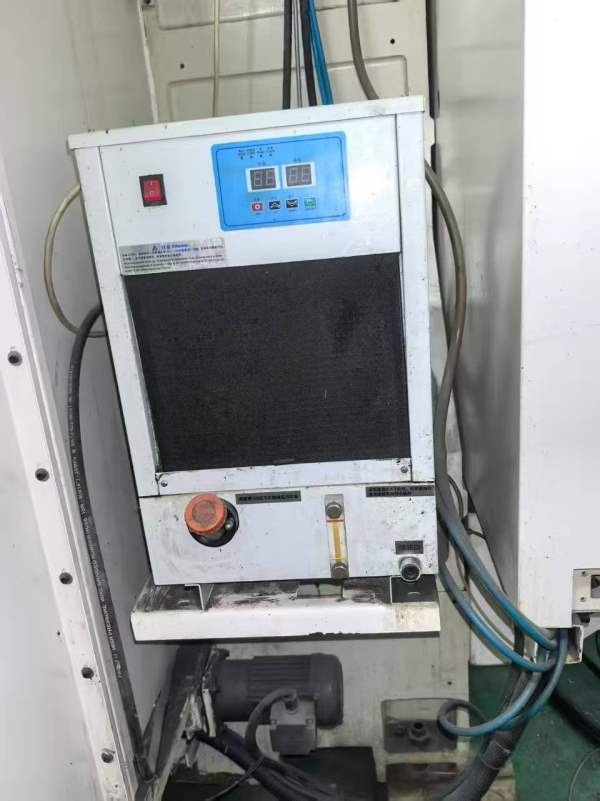 价格不贵1370数控铣床一台，三轴线轨，BT40主轴/8000.