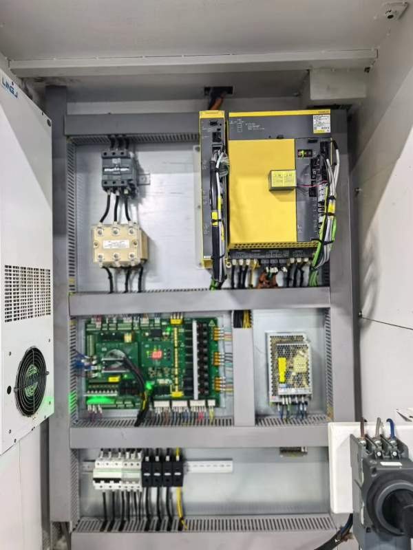 新到一台2023年重型两线一硬良将1580数控铣，Y轴4导轨.