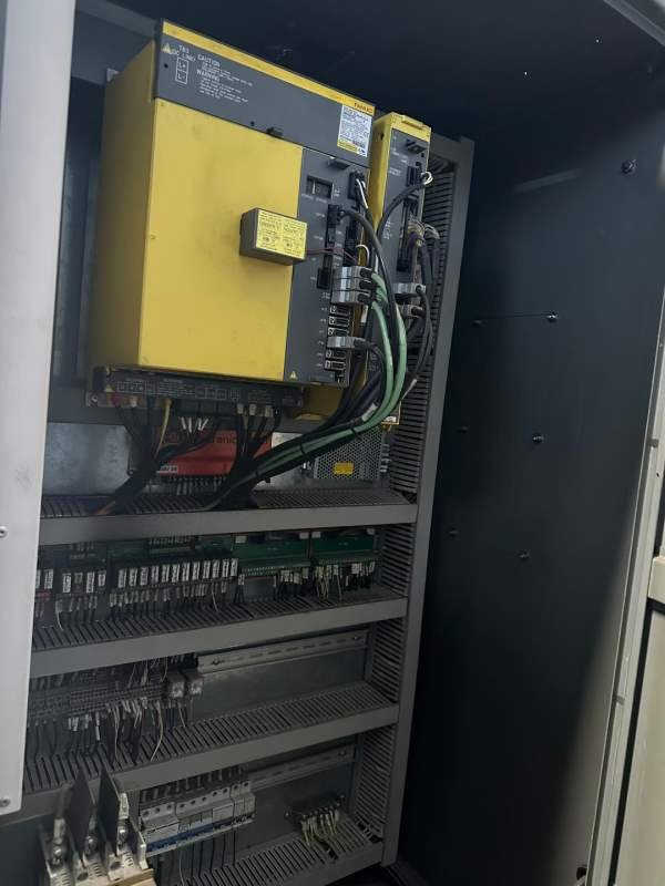 凯必德850加工中心   两线一硬  发那科系统   主轴800.